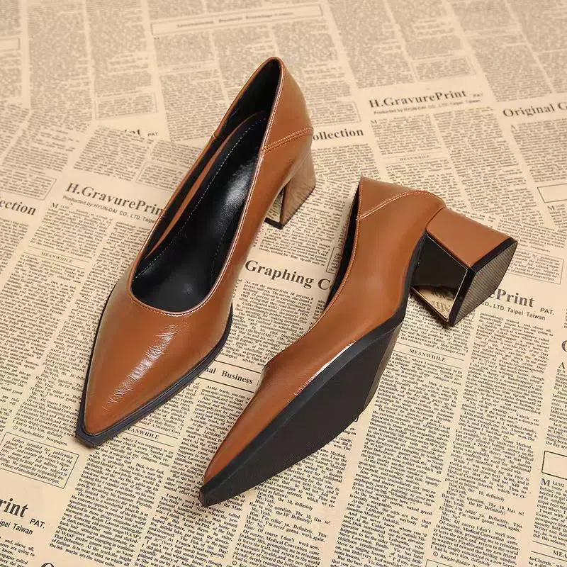 Luxury Brand Pointed Toe High  - Women'S Shoes In Size 12 reseña y precio
